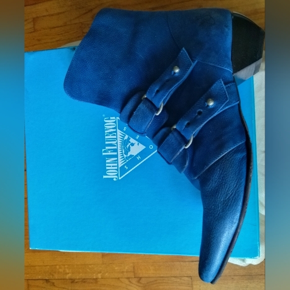 Women's Sz 11 BLUE luxury sophisticated pointed toe low heel buckle ankle boots - Picture 15 of 15